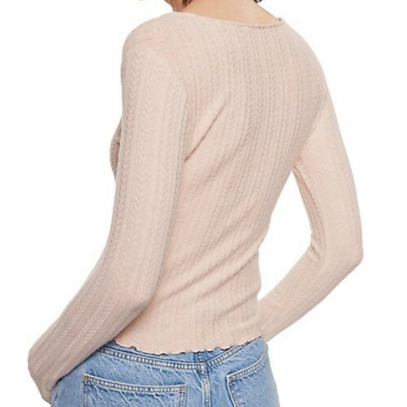 Blush Knitted Lettuce Edge V-Neck Top - Picture 2 of 7